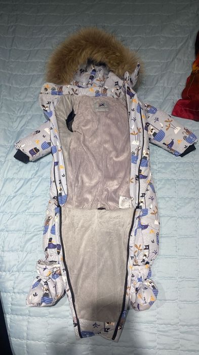 Продам зимний комбинезон 80 размер