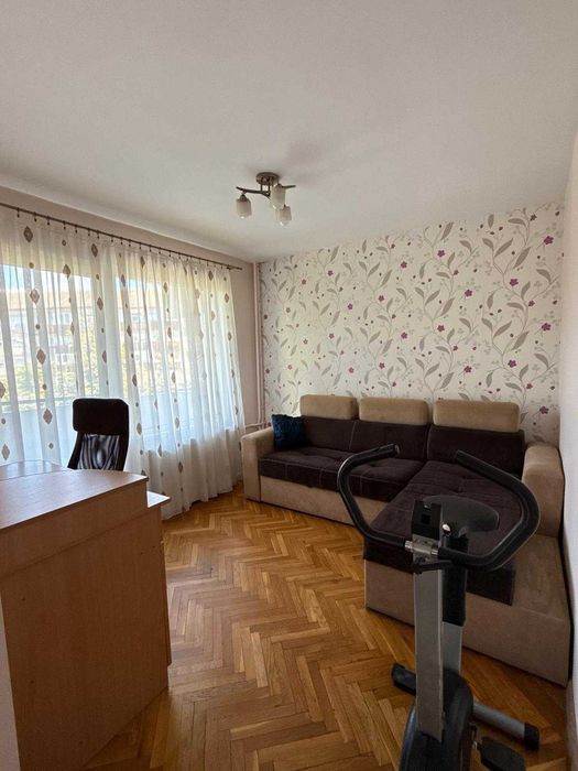 Chirie apartament 4 camere Nufarul