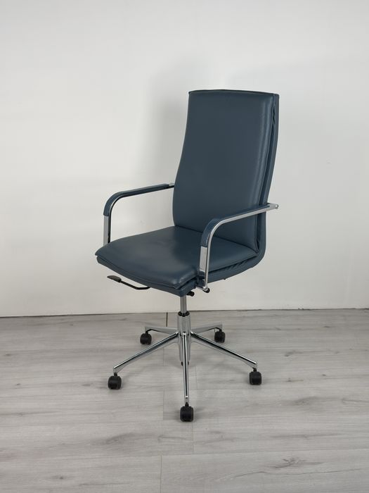 Директорски офис стол от естествена кожа сив, хромирана стомана