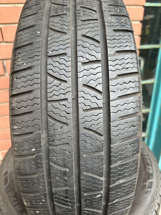 Продавам 2бр. Зимни гуми 215/60/17 C бусови Pirelli / Пирели