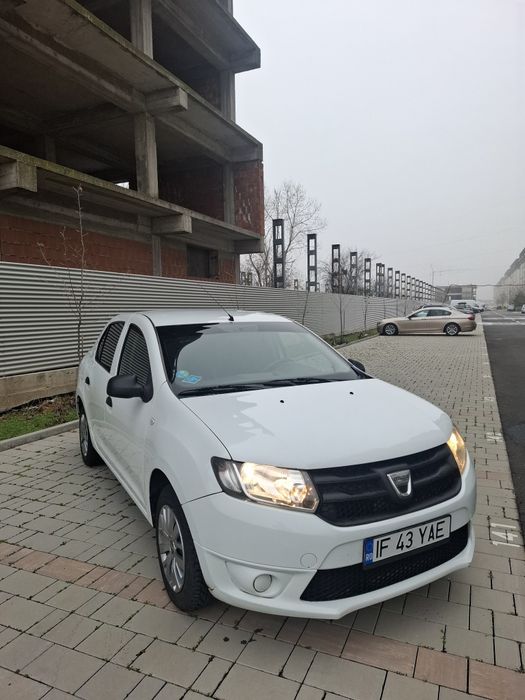 Vând Dacia Logan