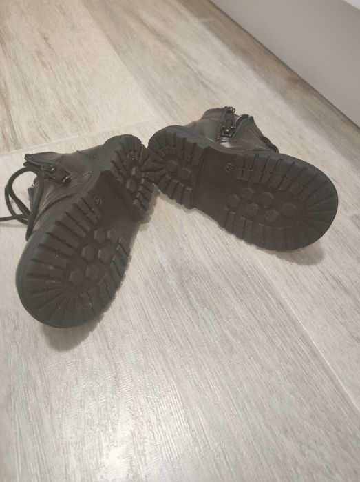 Vând Ghete din piele copii, mărimea 19