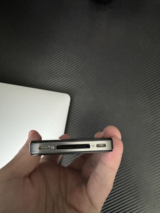 Iphone 4s в отличном состоянии