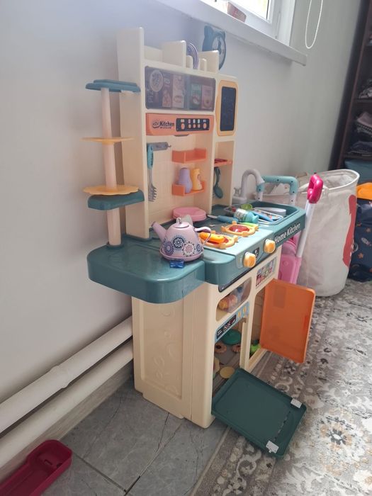 Продам кухню детскую