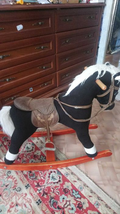 Лошадка - каталка .