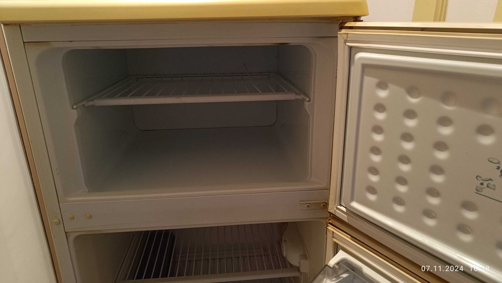 Намален! Продавам хладилник с горна камера Bess