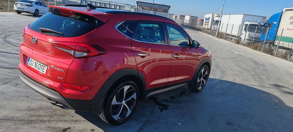 Vând Hyundai Tucson 1.6 full-options