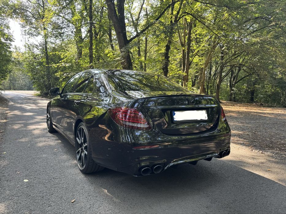 Mercedes E43 AMG