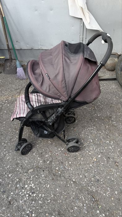 Отдам коляску не сломана
