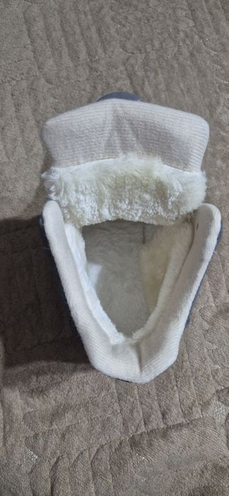 Продаётся ботинки.