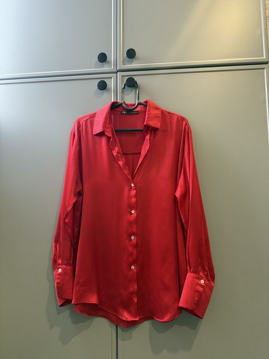 Свитер, разгрузка вещей