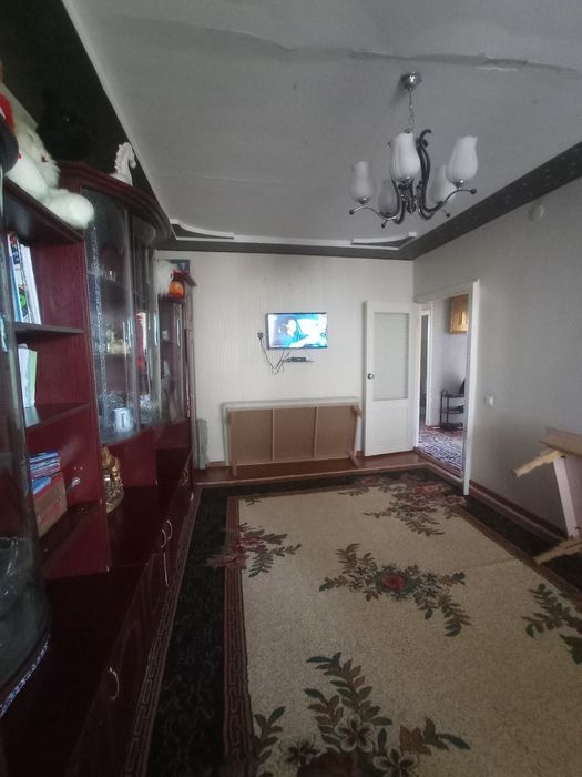 Дукентда 3 хонали квартира сотилади