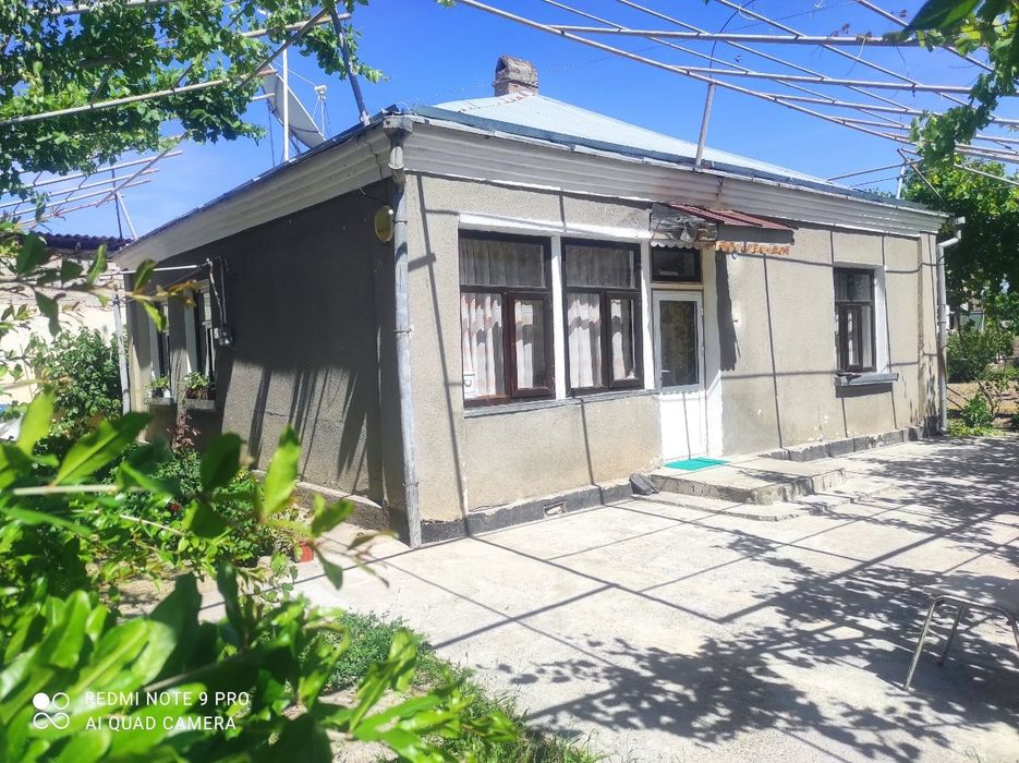 Продается участок с домом,сзади канал