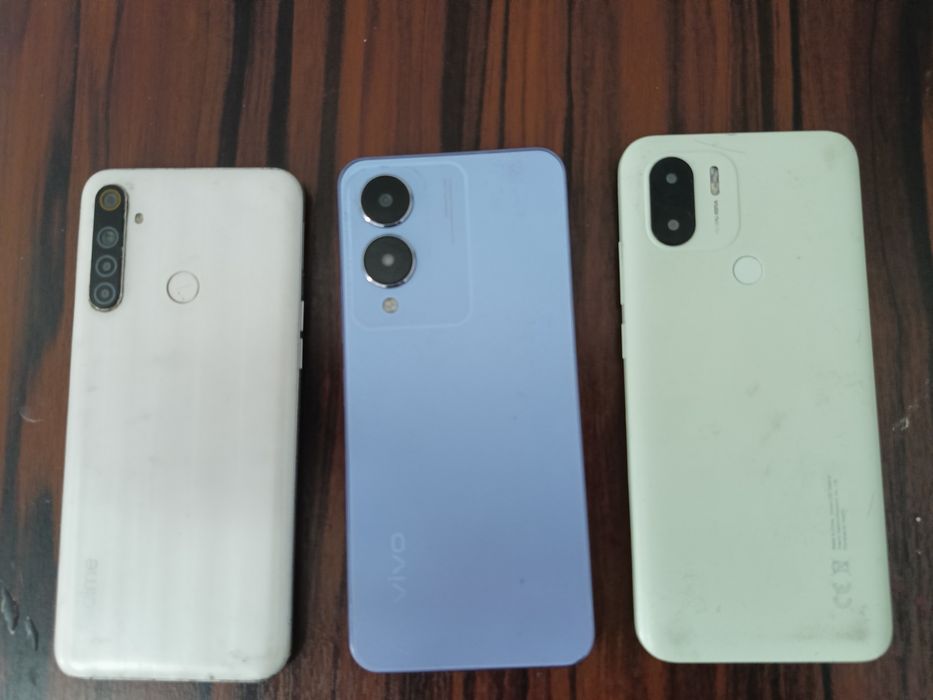 Продам телефоны в хорошем состоянии.