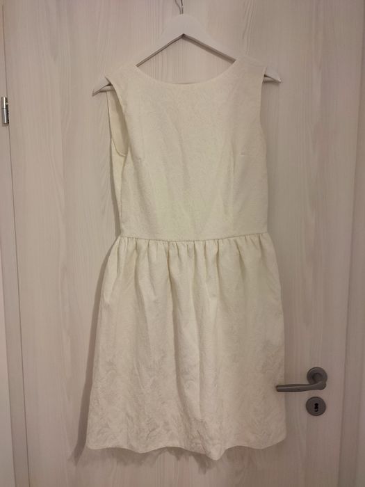 Rochie eleganta alba , scurta, marime M, 38