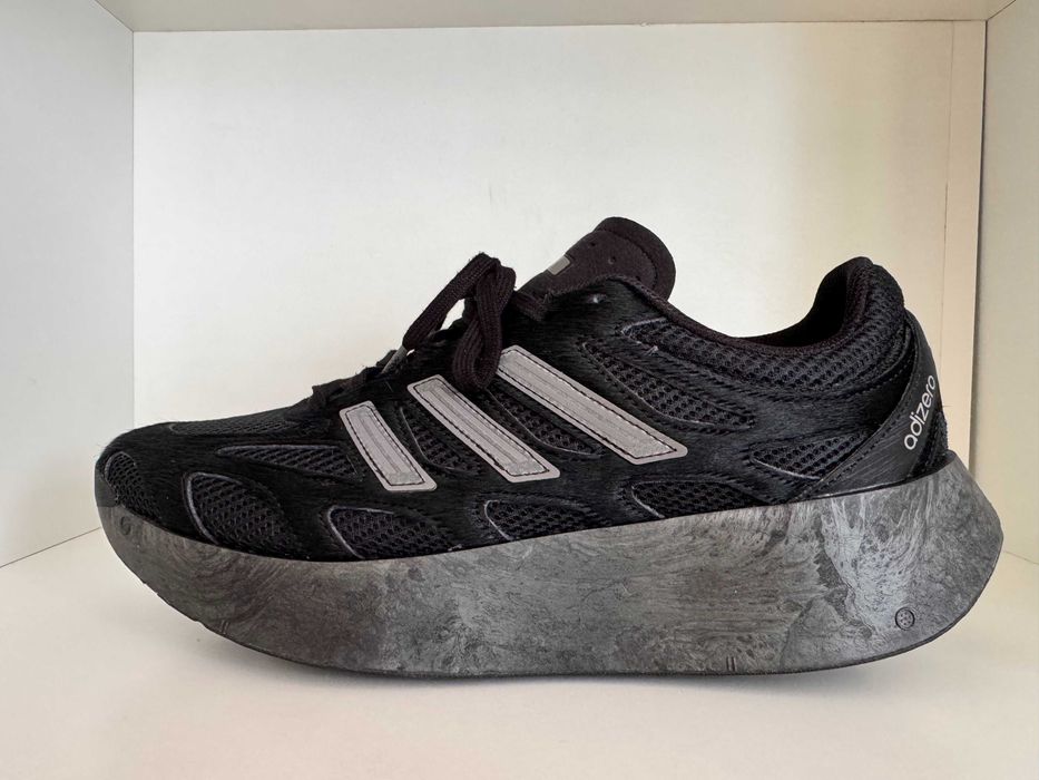 Adidas Adizero Aruku – Core Black/Carbon/Iron Metallic – Mărimea 45 1/3 – Model deosebit, ocazie unică – 290 lei