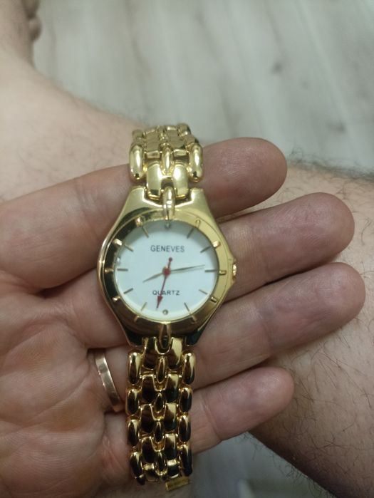 Часы кварцевые б/у