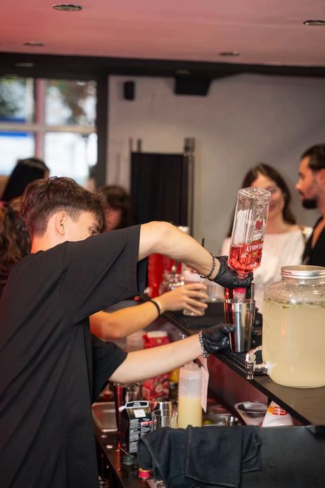 Bar Mobil FIESTA DRINKS-Cocktailurile noastre,amintirile voastre!+ARTIFICII-pirotehnist profesional