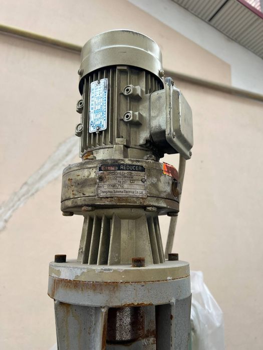 Reaktor va sovun apparat sotiladi