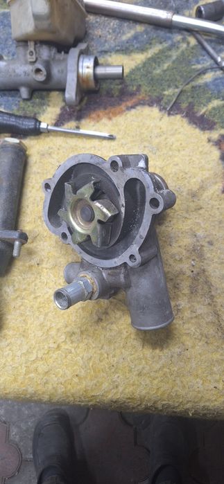 Продам помпу на уаз буханку
