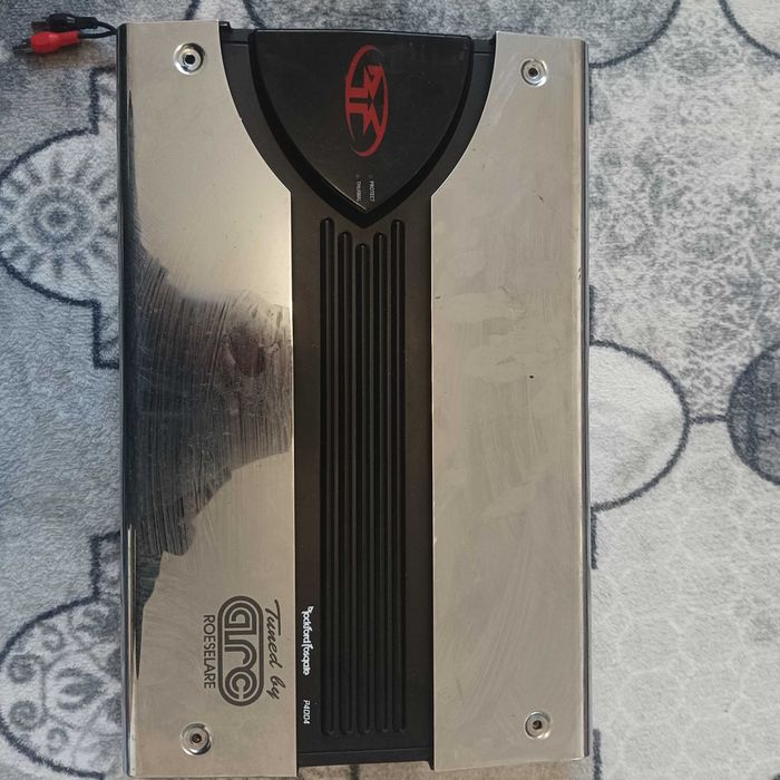 Стъпало усилвател за кола