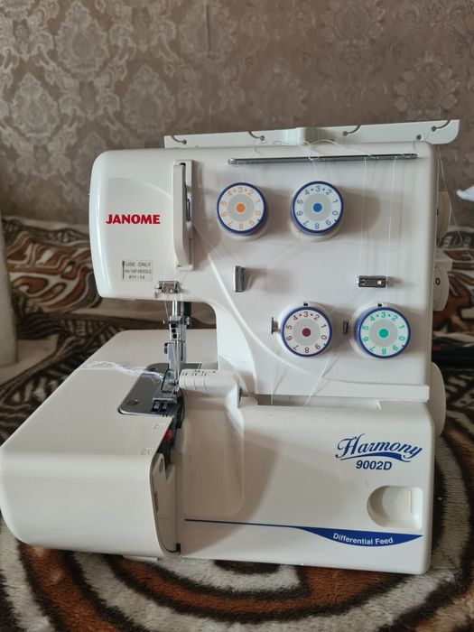 Продам оверлок Janome Harmony 9002D