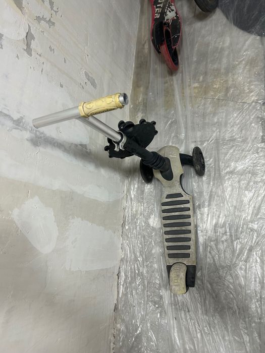 Детские самокаты и велосипеды