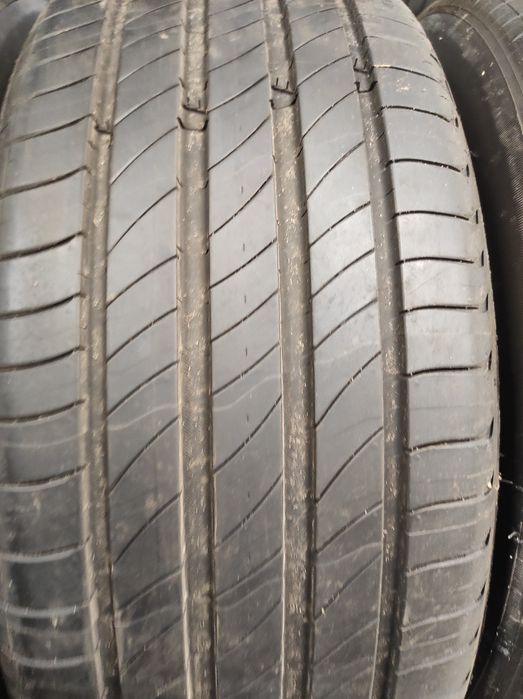 235/45/18 Michelin