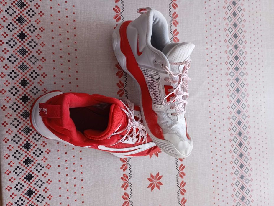 Маратонки за баскетбол 44 номер NIKE