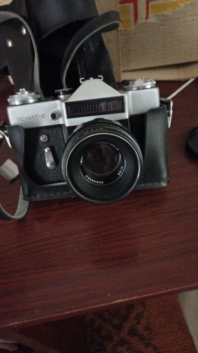 Фотоаппарат зенит и фотовспышка