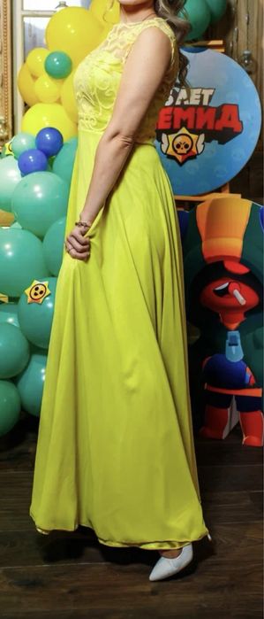 Продам яркое платье