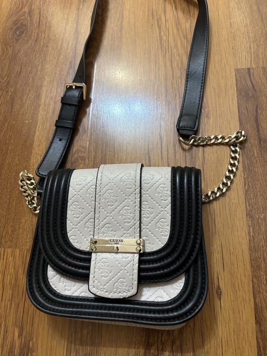 Оригинална дамска чанта  Guess