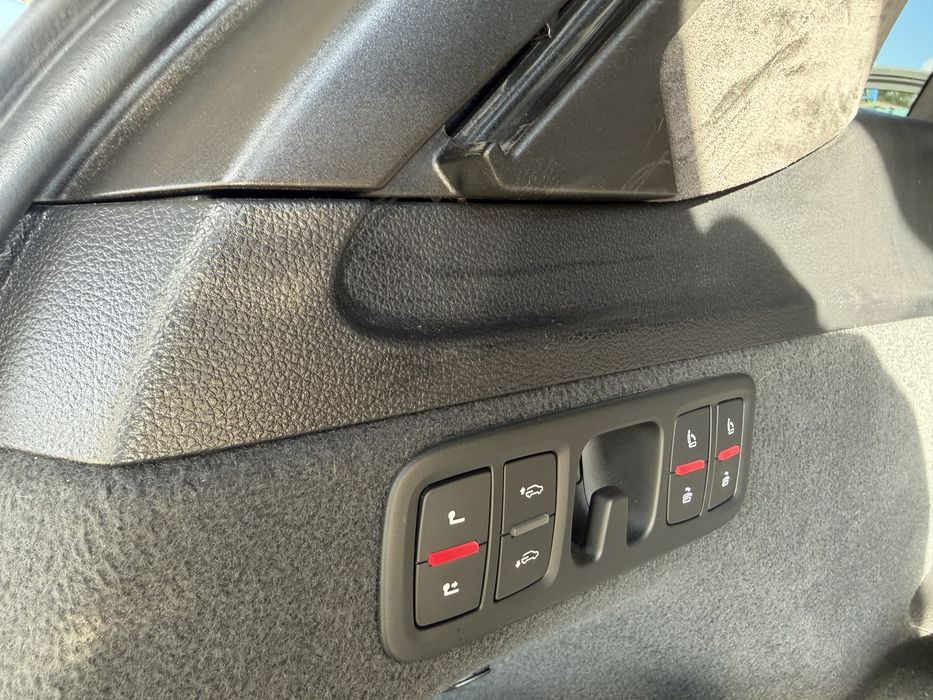 Audi Q7 model EXCLUSIV 7 locuri deosebit