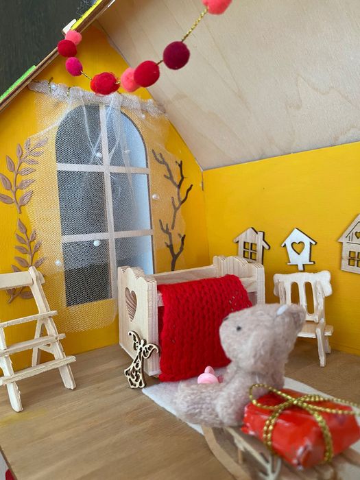 Къща за кукли от дърво