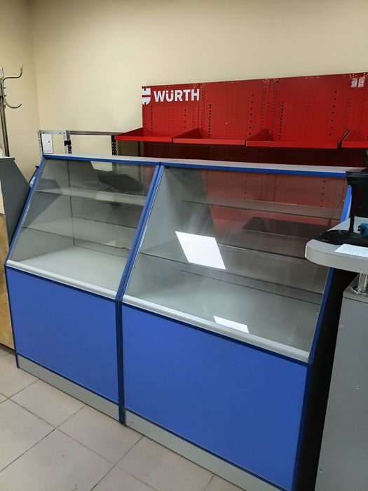 Продам стеллажи  и витрины