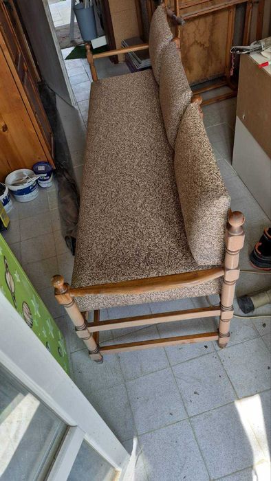 Дървени мебели- маса, столове, шкафове, гардероби