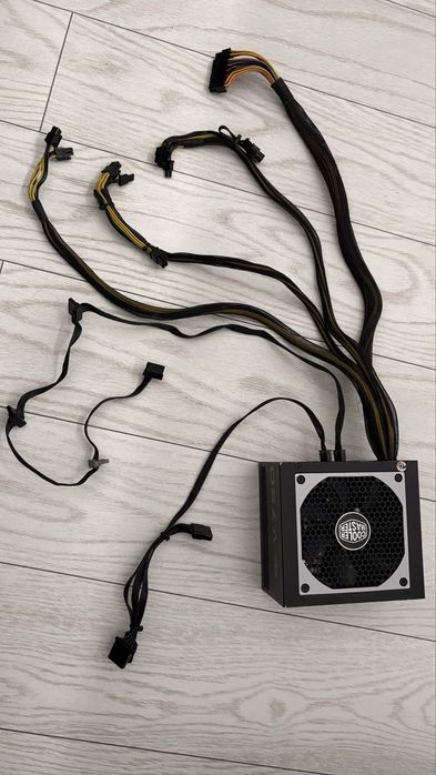 Sursă Cooler Master V750 Gold (750W, 80+ Gold) – Pentru piese / Proiect