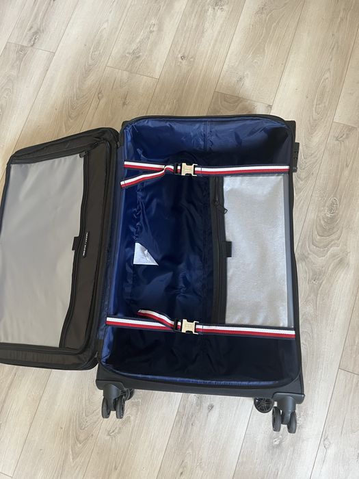 Чемодан Tommy Hilfiger