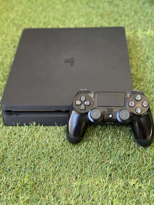 PlayStation 4 Slim ( PS4 )