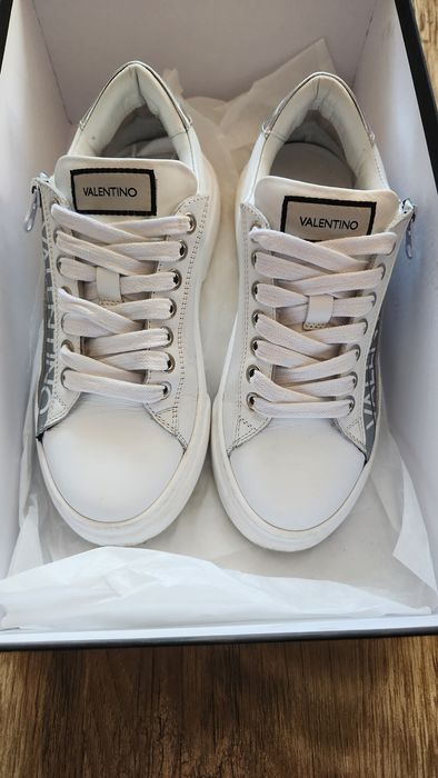 Дамски кецове VALENTINO