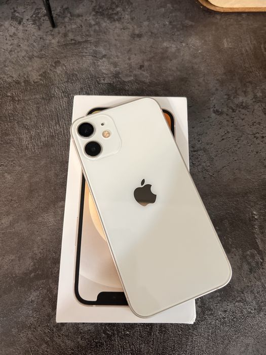 iPhone 12 mini в идеальном состоянии
