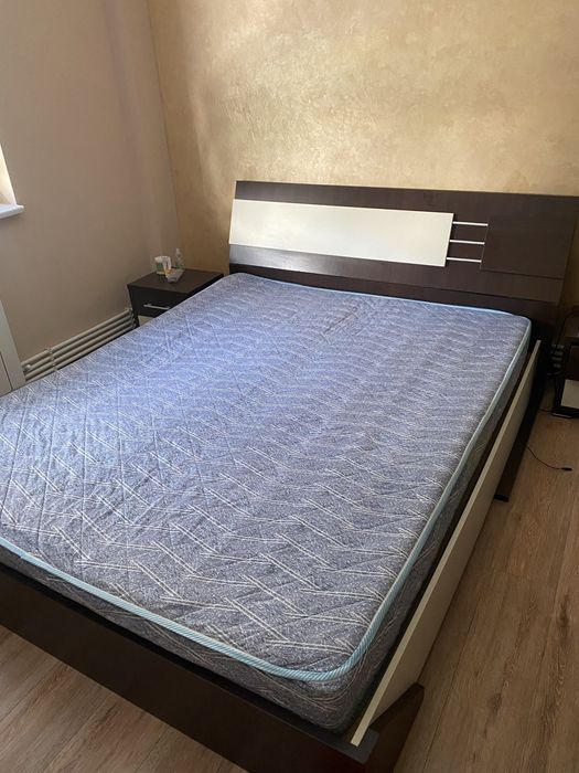 Vând pat dormitor  +saltea