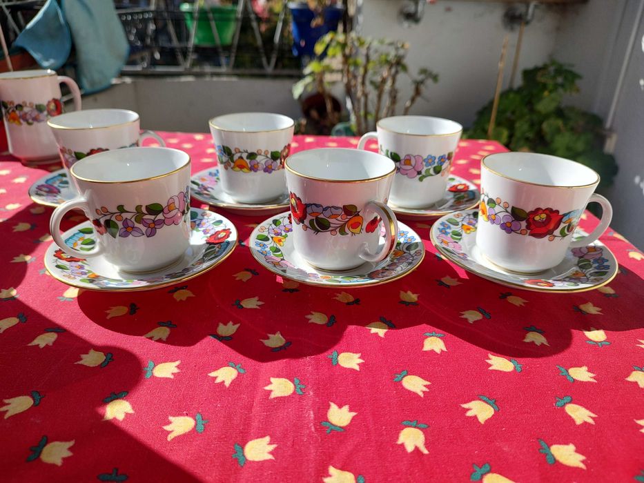 Ръчно рисуван сервиз за кафе и ваза  Kalocsa-Унгария