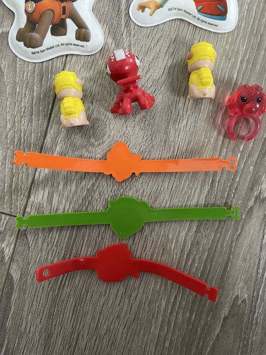 Figurine si brățări Paw Patrol