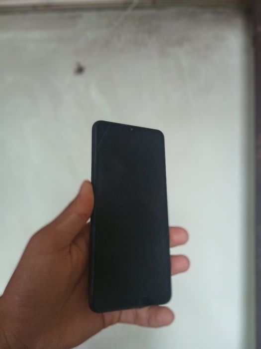 Samsung A12 ishlatilgan yaxshi xolatda sotiladi