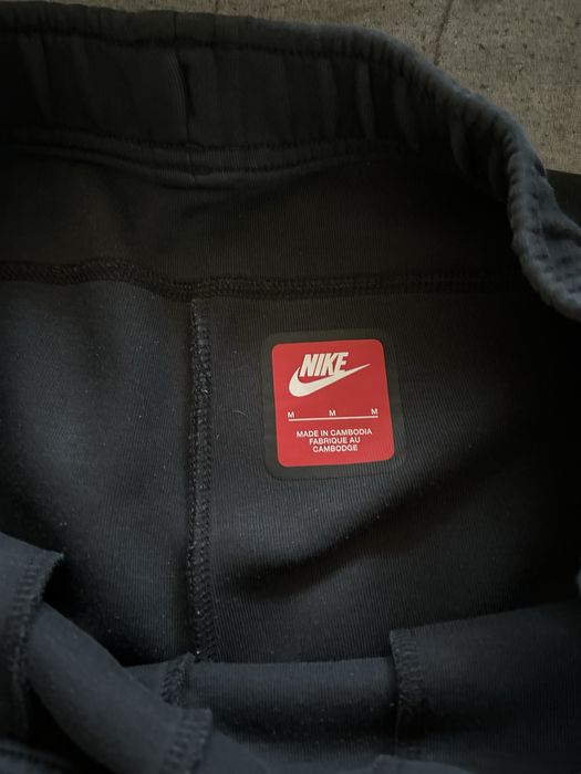 Nike шорти TECH FLEECE