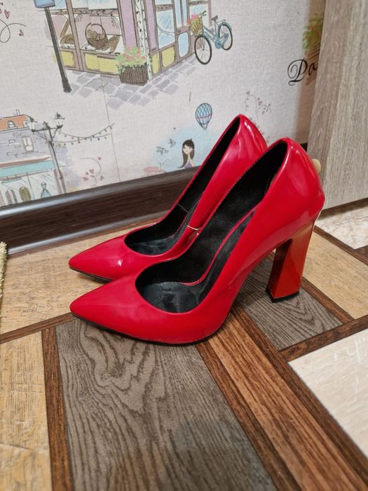 Продам обуви по 2000 тг