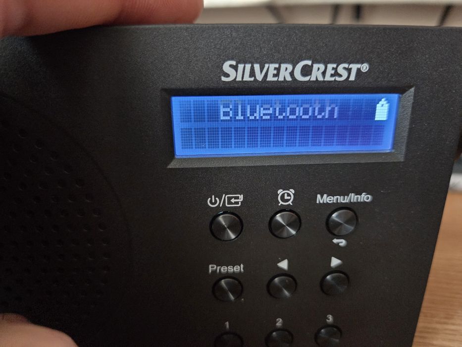Radio digital bluetooth cu baterii