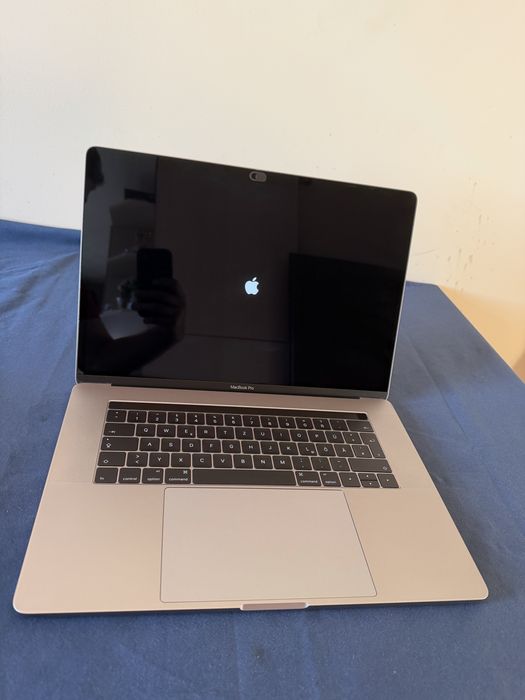 MacBook Pro 15,4” A1707 2016 с тъчбар