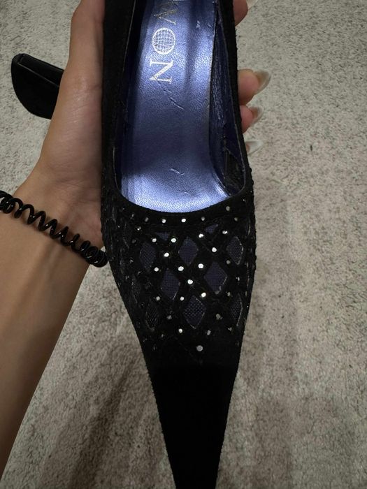 Обувки с висок ток